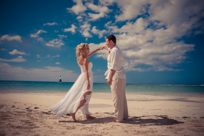 On having short listed your choice of wedding photographers it is time you narrow it down your search