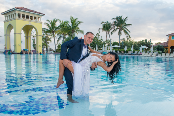 It is best to make a checklist when you set out for finding a Jamaican wedding photographer