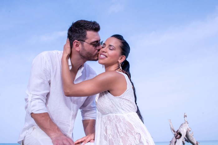 With time fashion and trends of wedding photography acquire new dimensions. An experienced Jamaican wedding photographer