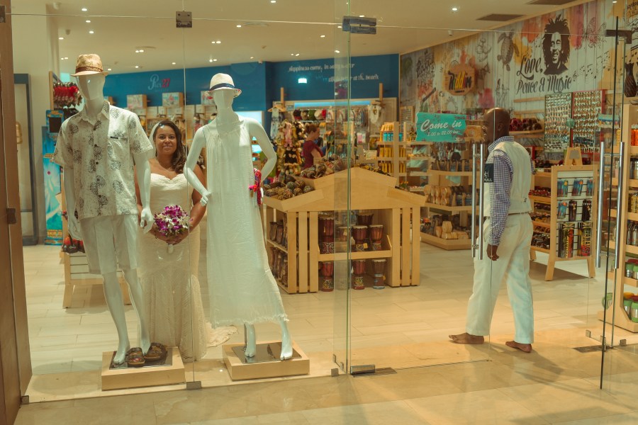 Every wedding should have a photographer. If you agree with that, then you should consider hiring the best Jamaican wedding photographer to capture every moment of your wedding day.